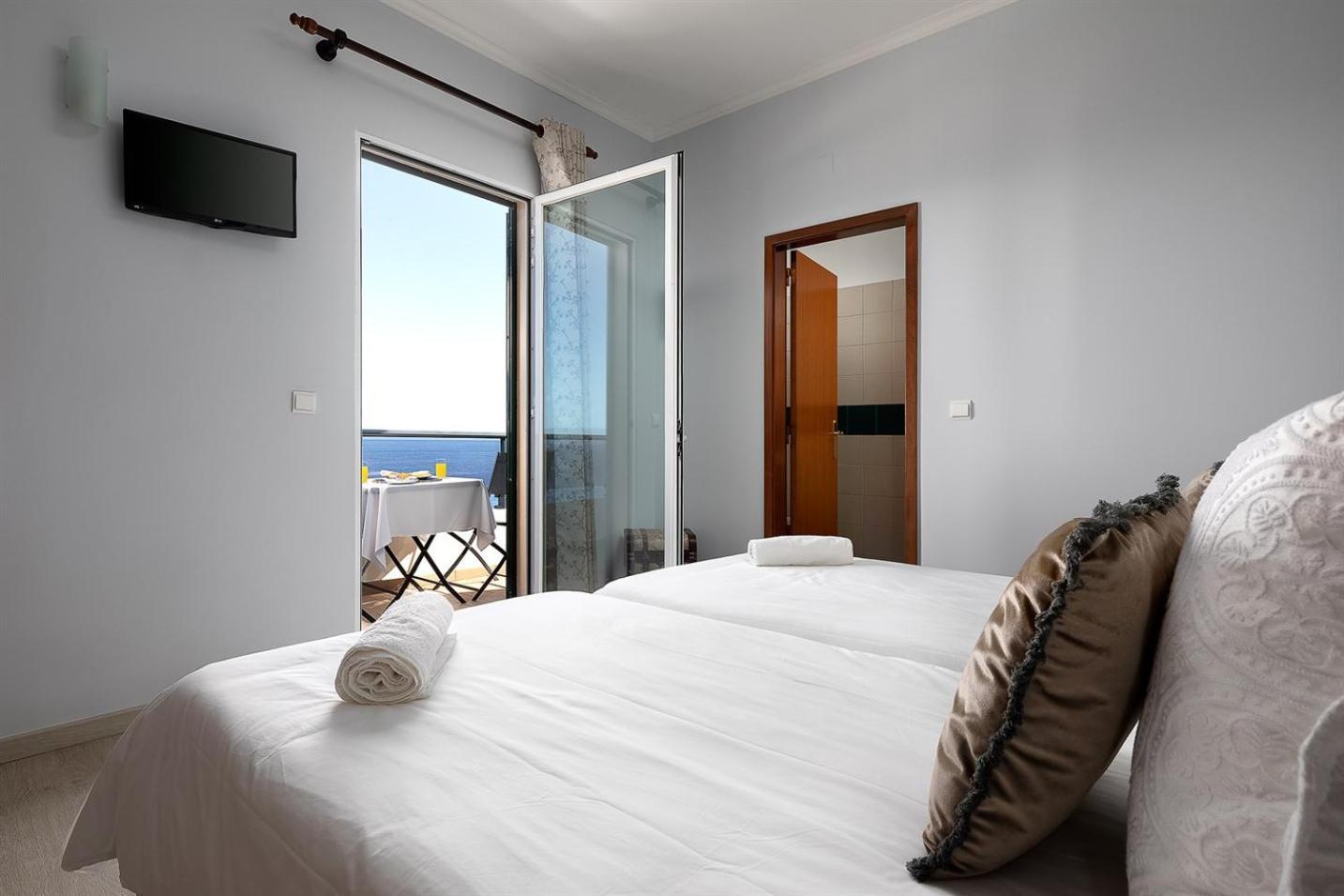 Perola Views Inn By Madeira Sun Travel Porto Moniz Bagian luar foto
