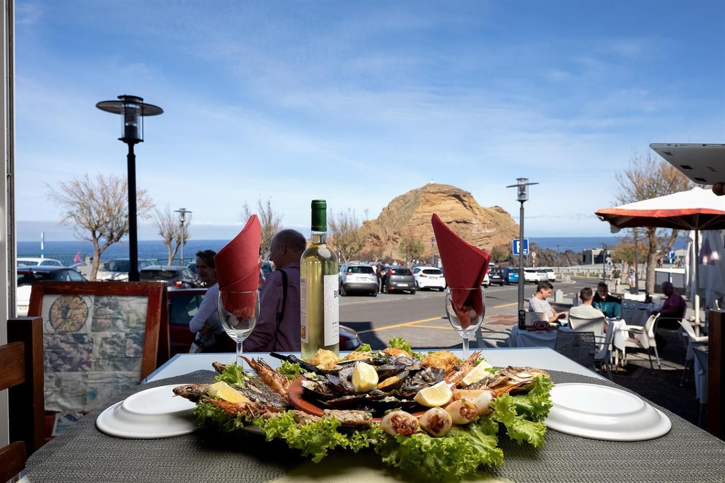 Perola Views Inn By Madeira Sun Travel Porto Moniz Bagian luar foto